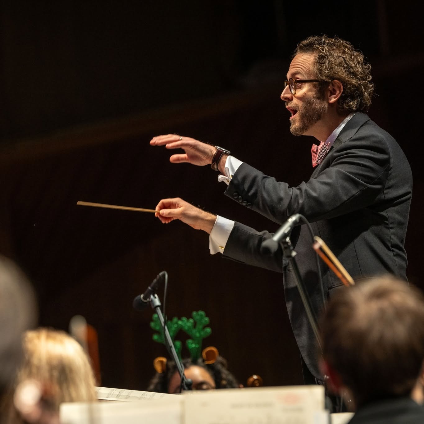 Chris Albanese conducting